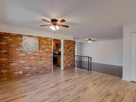 4th image of 2341 W Paradise Dr