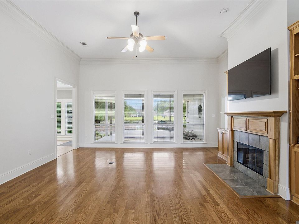 39435 Lakeland Ave, Prairieville, LA 70769 | Zillow