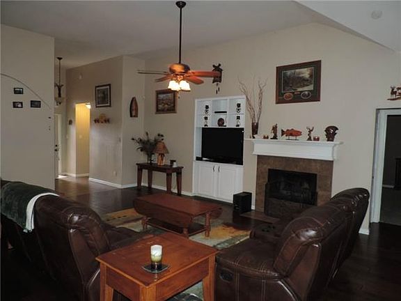 5th image of 1027 Telluride Dr