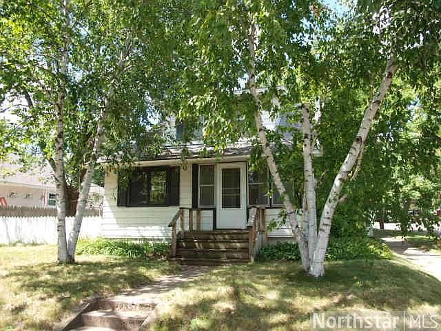 1st image of 557 10th Ave N