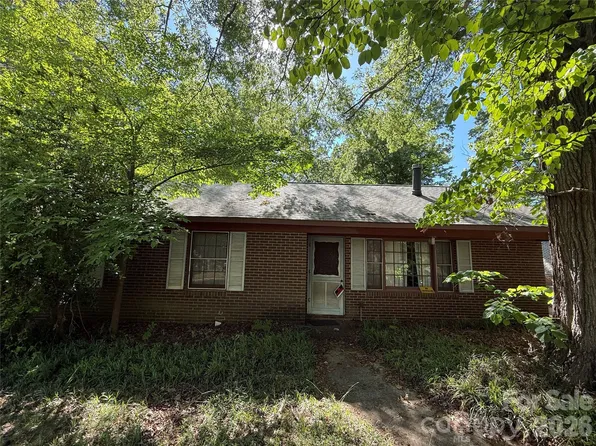 10100 Starwood Dr, Charlotte, NC 28215