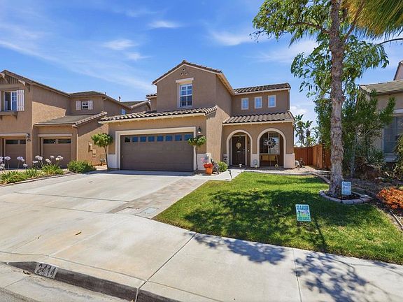 3rd image of 2414 Falcon Valley Dr
