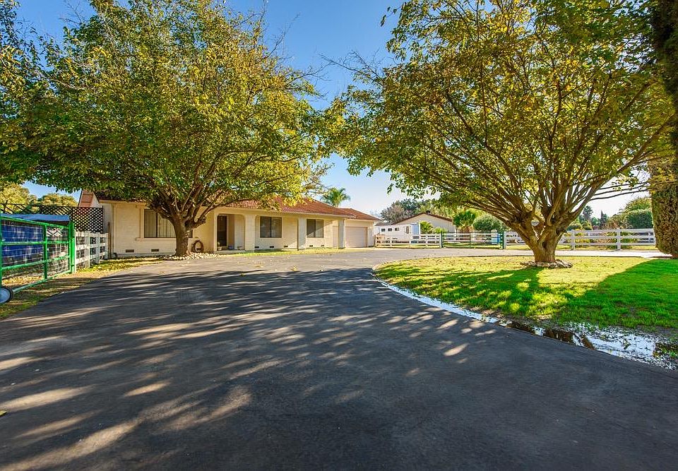 1st image of 16134 Redondo Dr