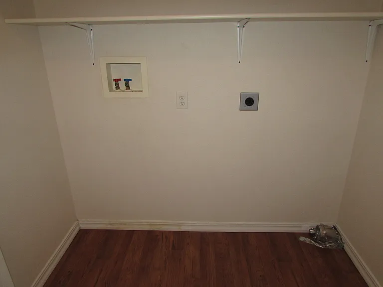 107 Andrews Dr — Photo 25