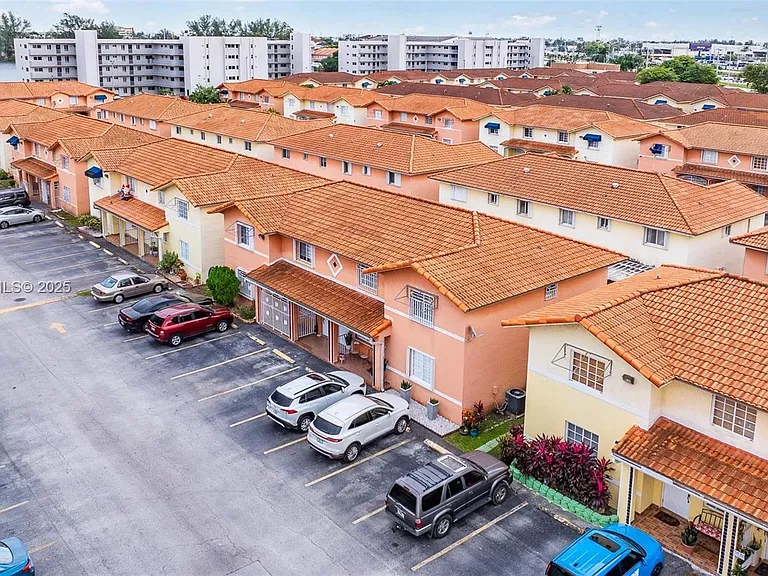 10101 W Okeechobee Rd #13202 — Photo 4
