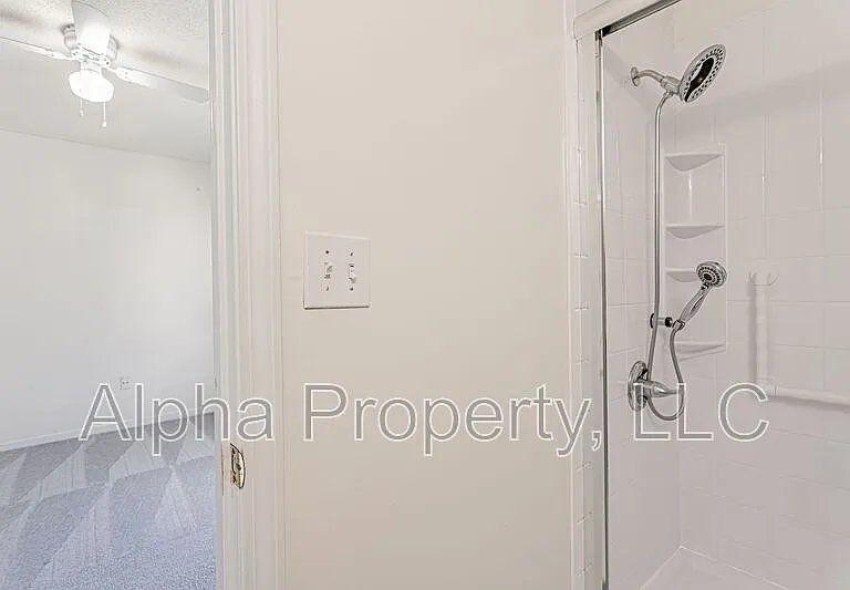 7 Hammett Grove Ln — Photo 14