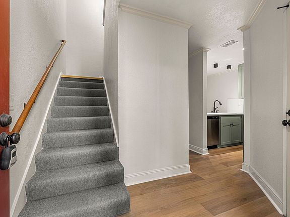 3rd image of 5601 Walnut Ave APT 6