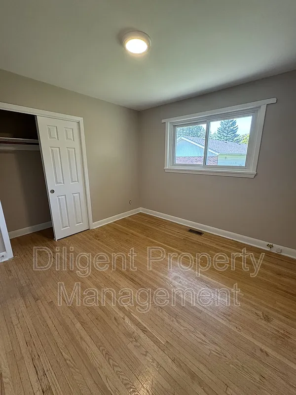 1 bed, 1.0 bath, 109 sqft, $800 — Photo 2