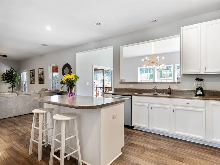 636 Wolfeboro Ln — Photo 18