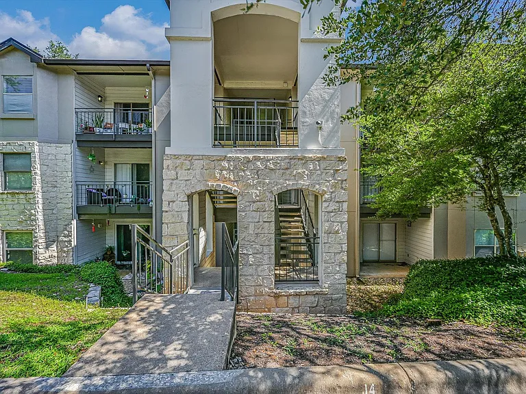 6000 Shepherd Mountain Cv #1011 — Photo 1