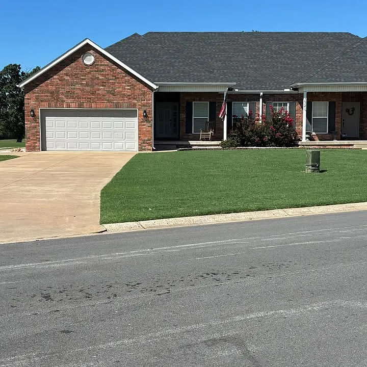 234 & 236 W Briarbrook Ln #236