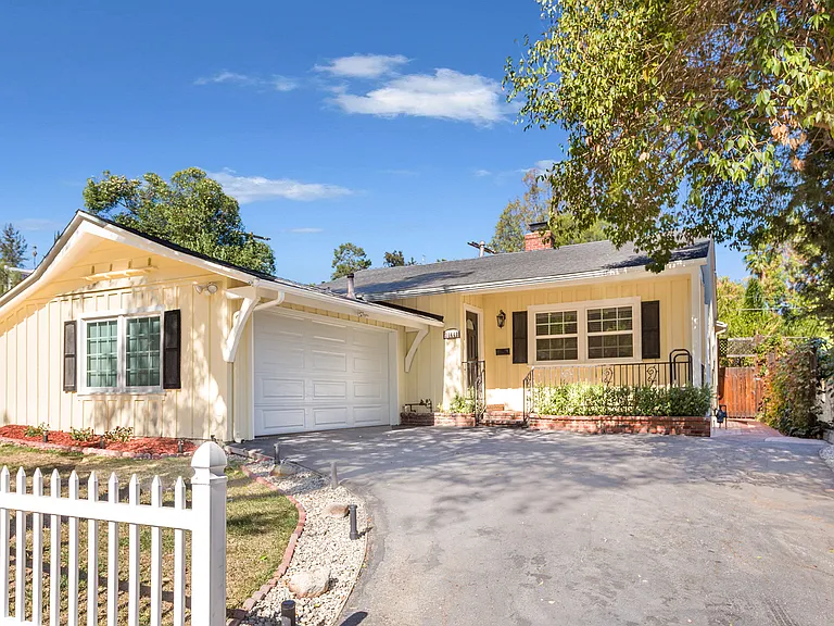 21441 De La Osa St — Photo 1