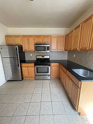 4th image of 580 E 17th St APT 6G