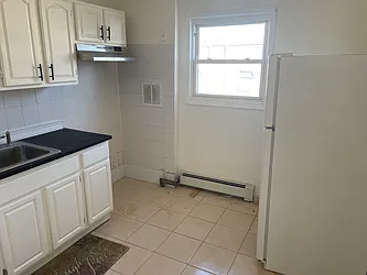 Rented by MOVING KEYZ REALTY