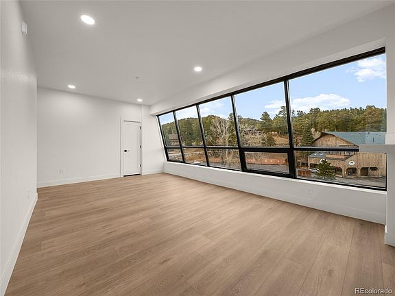 3rd image of 27972 Meadow Dr Unit 320