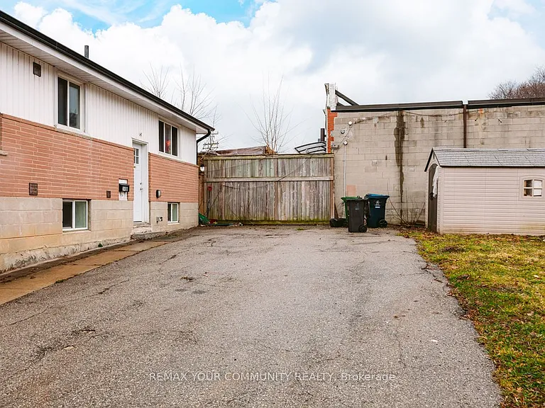 240 Markham Rd #LOWER LEVEL — Photo 14