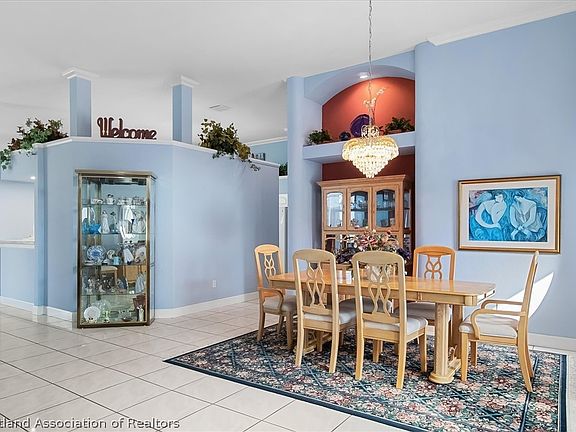 5th image of 3017 Creekside Ct