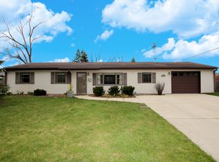 615 Orton Ave, Wauconda, IL 60084