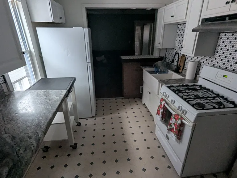 205-207 Ravine Ave — Photo 13