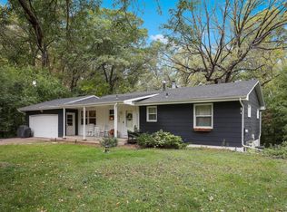 2724 Stone Cir, Minnetonka, MN 55305