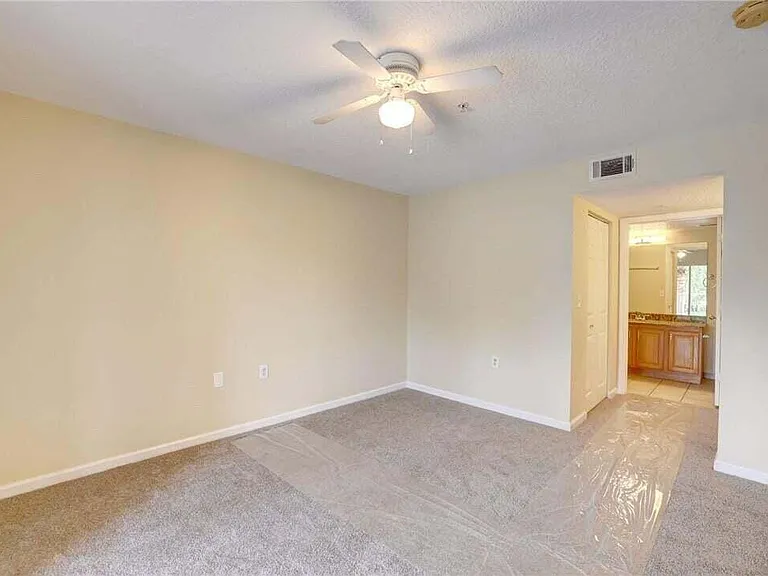 231 SW Palm Dr #207 — Photo 11