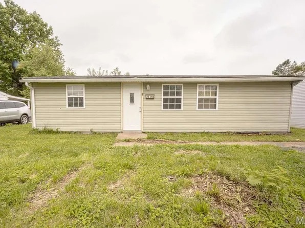 245 Saint John Dr, Cahokia, IL 62206