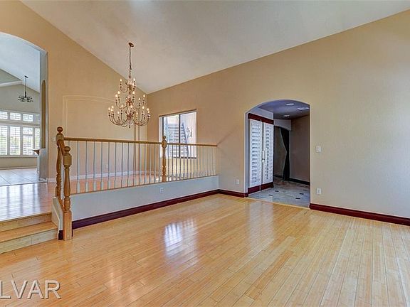 3rd image of 10645 Sunblower Ave