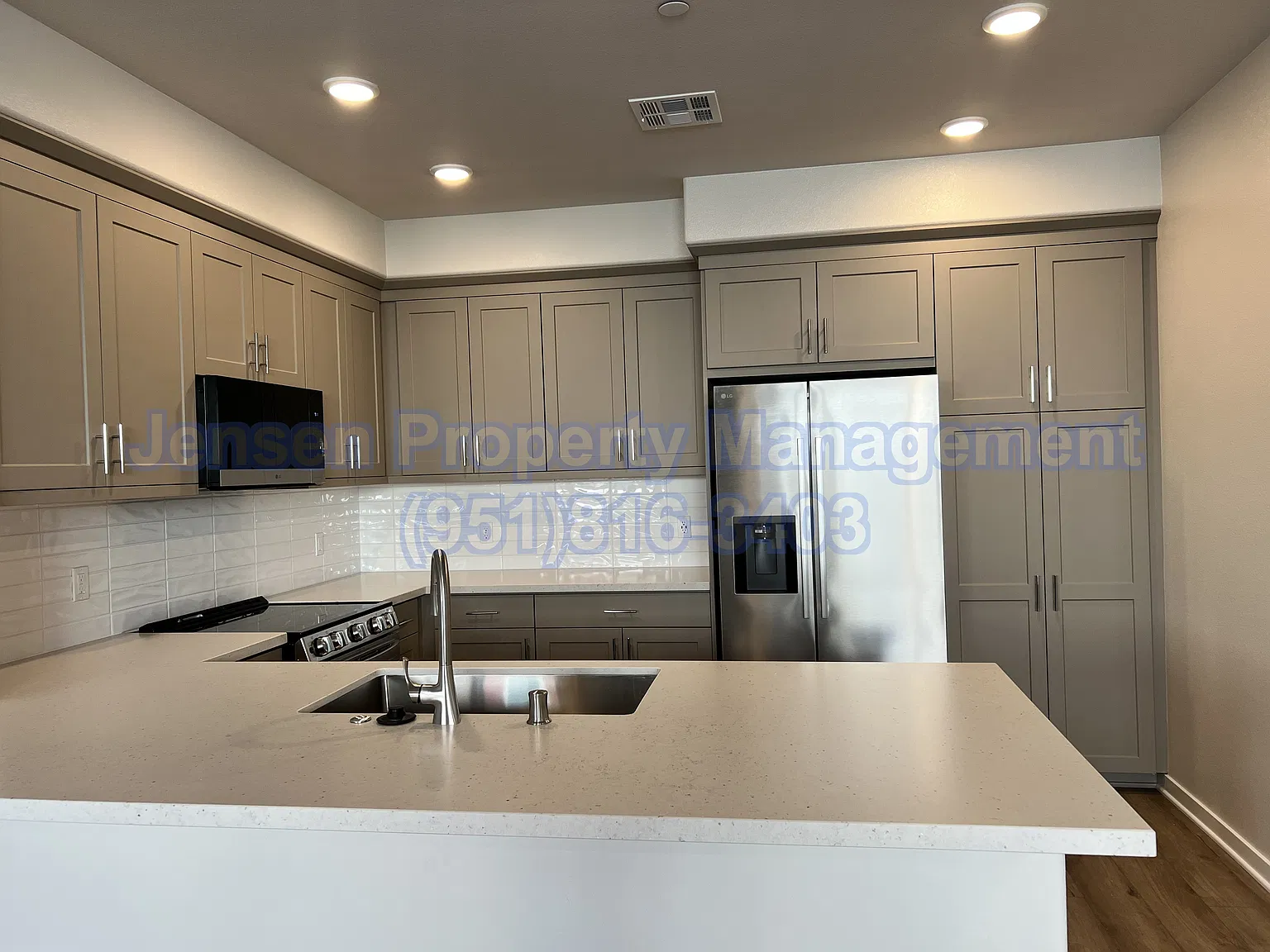 4 bed, 1994 sqft, $3,900 — Photo 3