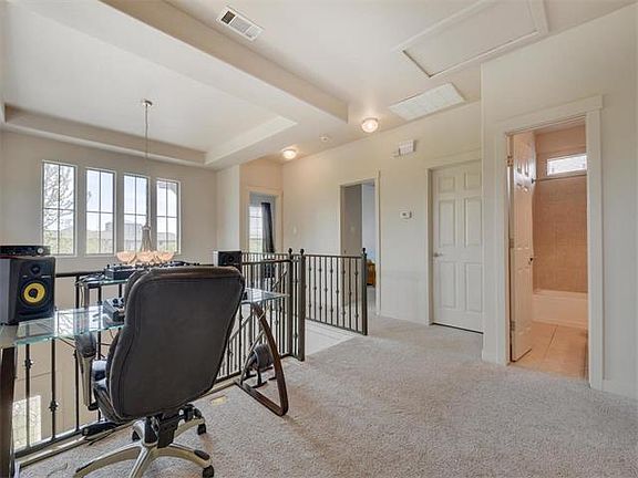 4th image of 12804 Venice Ln