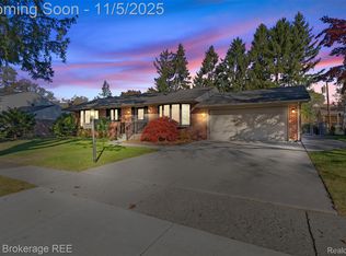 34356 Burton Ln, Livonia, MI 48154