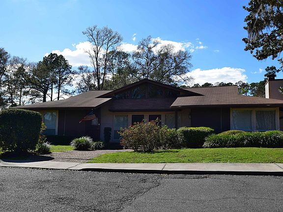 2nd image of 409 Westwood Dr #409