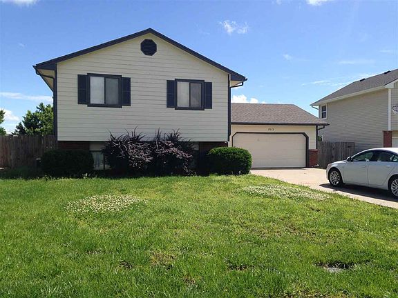 3rd image of 7613 E Winterberry St