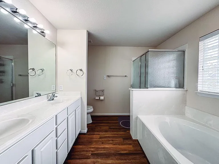 3923 Calgary Cir — Photo 15