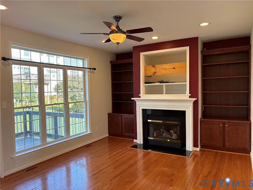 4 bed, 2.5 bath, 2192 sqft, $2,695 — Photo 4