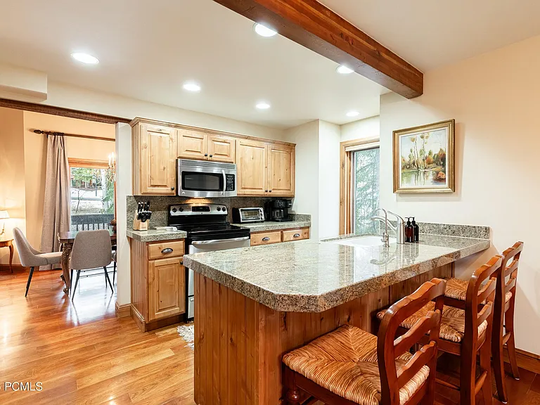 1525 Lakeside Cir — Photo 21