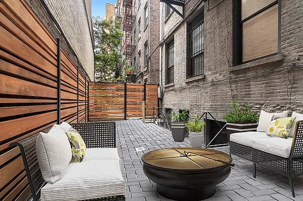 Rented by Dynamik Realty | media 27