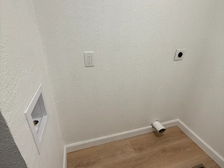 1415 E Arnold St — Photo 8
