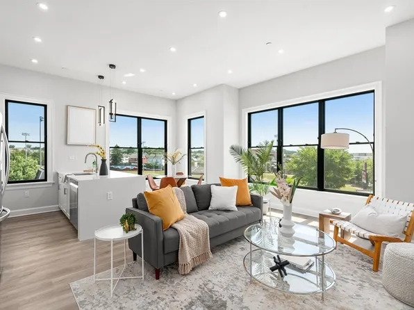 523 2nd St #402, Everett, MA 02149