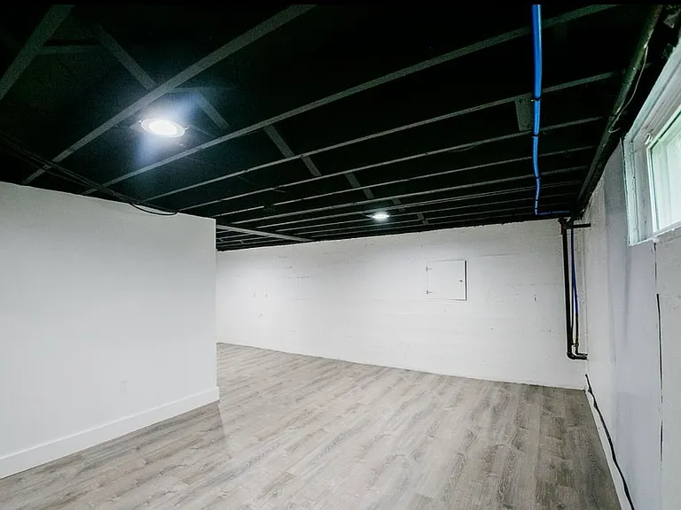 202 Iola Rd — Photo 14