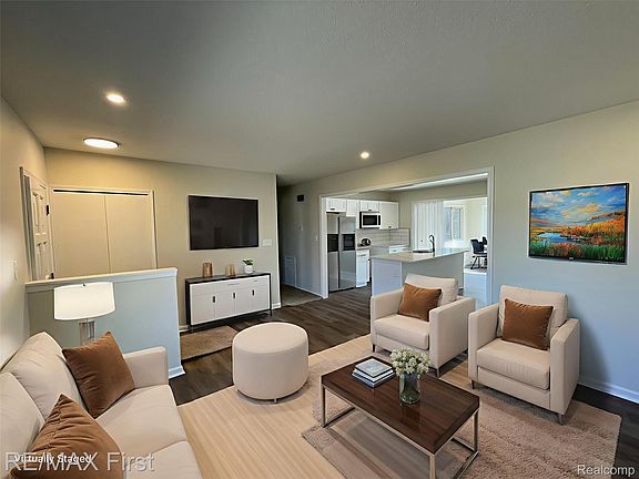 3rd image of 48065 Fuller Rd