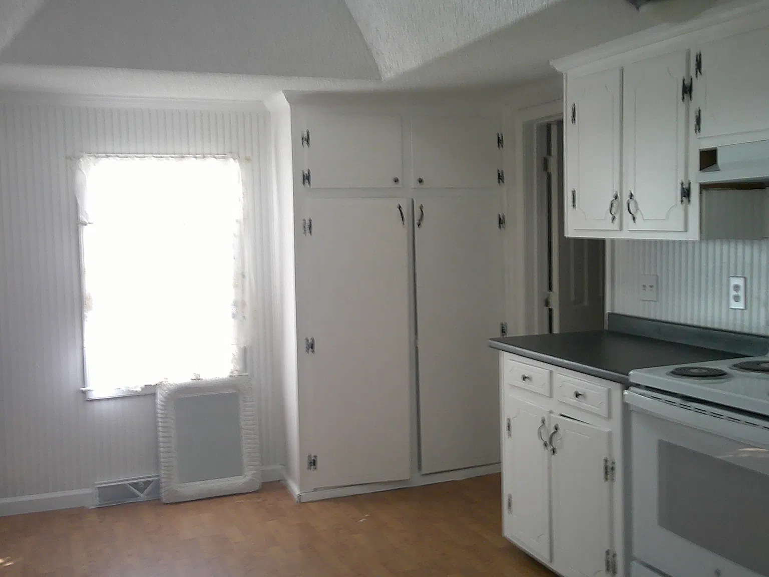 3 bed, 2.5 bath, 2189 sqft, $1,700 — Photo 2