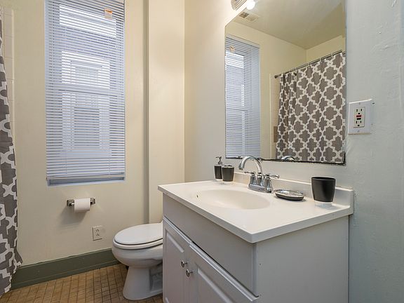 3rd image of 2929 W Girard Ave #2