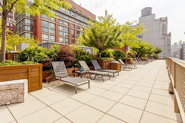 Rented by Compass | media 32