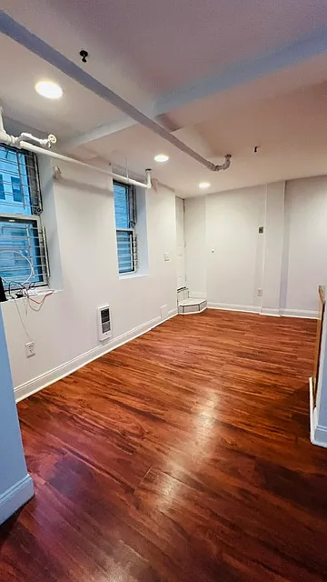 3 bed, 1.0 bath, $4,845 — Photo 3
