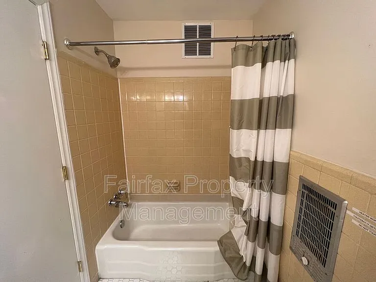 1937 Morehead Ave — Photo 17