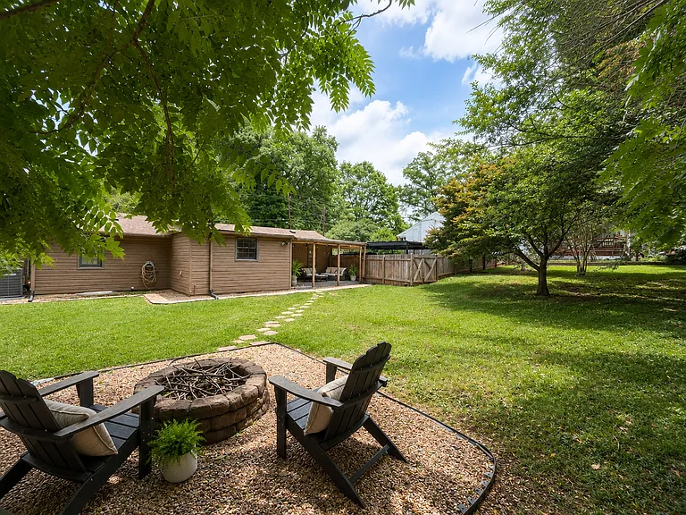 1627 Wainwright Dr SE — Photo 15