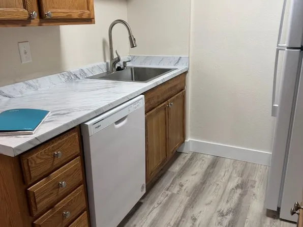 2799 Wallace Rd NW APT D2, Salem, OR 97304