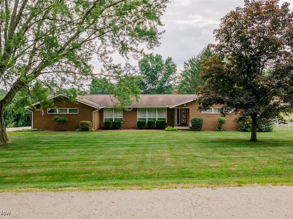 5960 Bosford St SW, Navarre, OH 44662