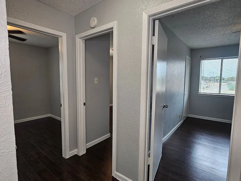 3931 N Garland Ave #4 — Photo 24