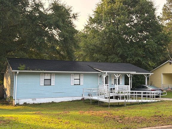 3rd image of 611 Lakeridge Cir SE